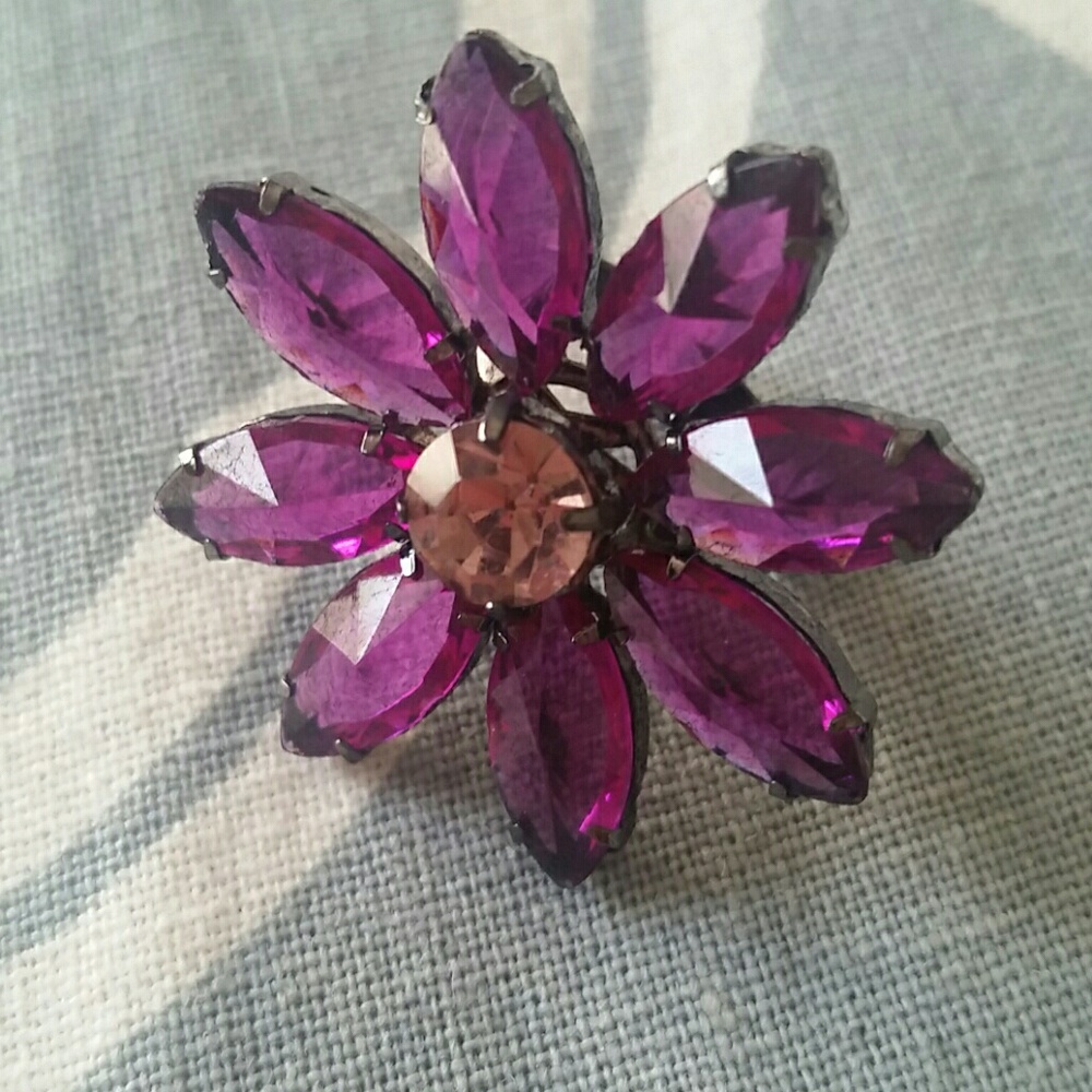 NWOT flower ring